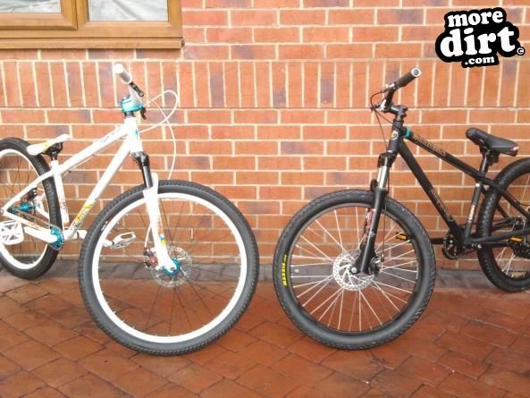 specialized p1 and saracen amplitude 3 - 010's