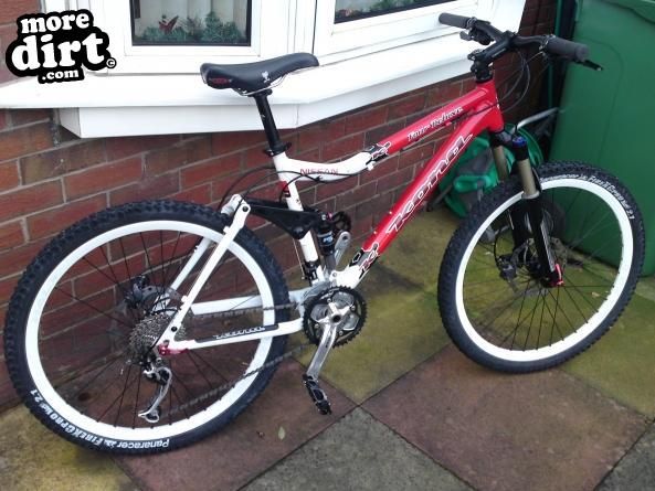 Kona - Four deluxe ltd edition