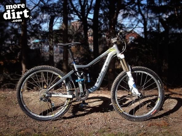 Giant - 2010 Reign X