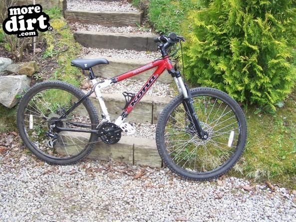 Kona - Fire Mountain 08 ( THE mothers bike now :P )