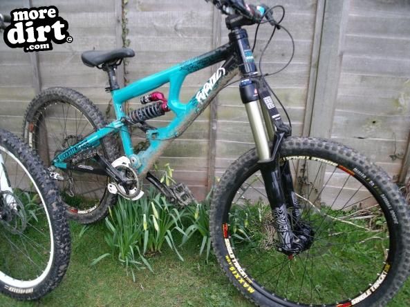 Commencal - Furious