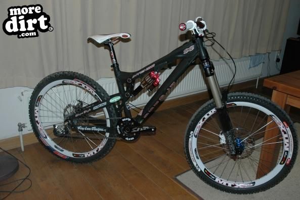 intense  - slopestyle ss