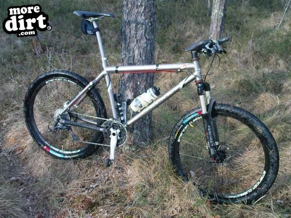 Airborne (Hi-Light) - Lucky Strike '2001