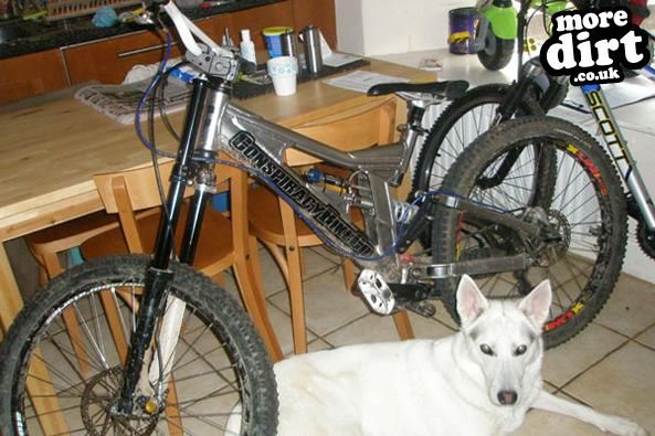 Conspiracy Bike Co. - Theory 002 (2009) + 10 inch x-fusion.