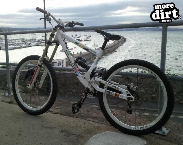 Commencal - '09 Supreme DH WCS