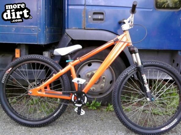 saracen dirt jumper