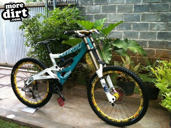 Yeti - 303R DH