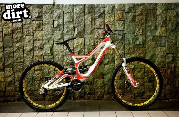 Specialized - 2011 Demo 8 ll