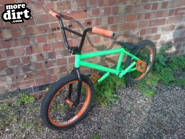 Mongoose - Menace 09