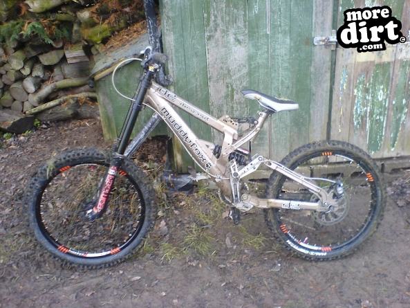 Muddyfox - Descent D2 2004