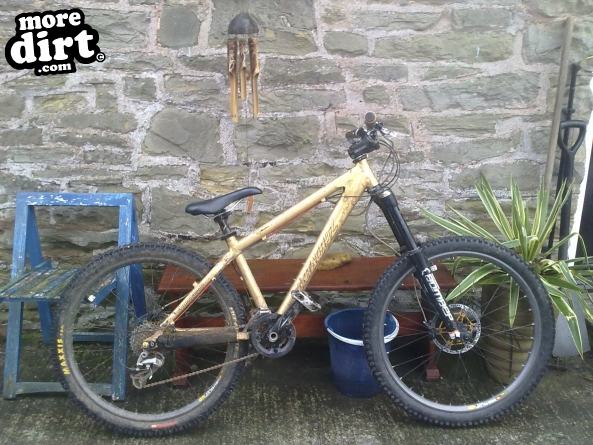 Santa Cruz - Chamelon