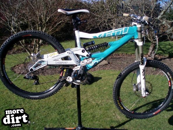 Yeti - 2010 303RDH