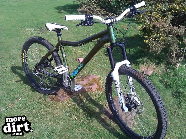 Kona - Five O Deluxe