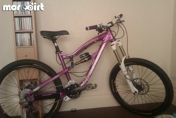 DABOMB  - Cherry Bomb