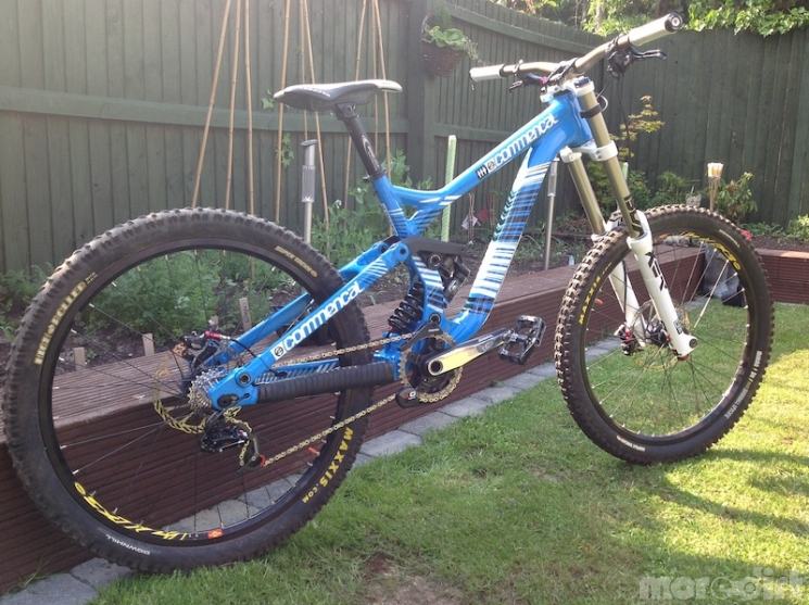 Commencal - DH V3