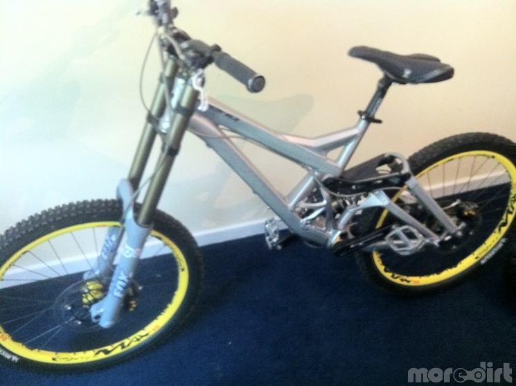 specialized - demo 8