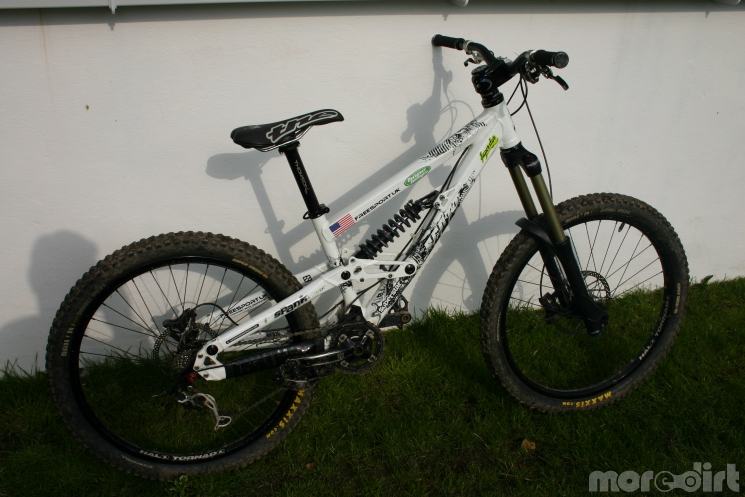 Scott  - Voltage FR30