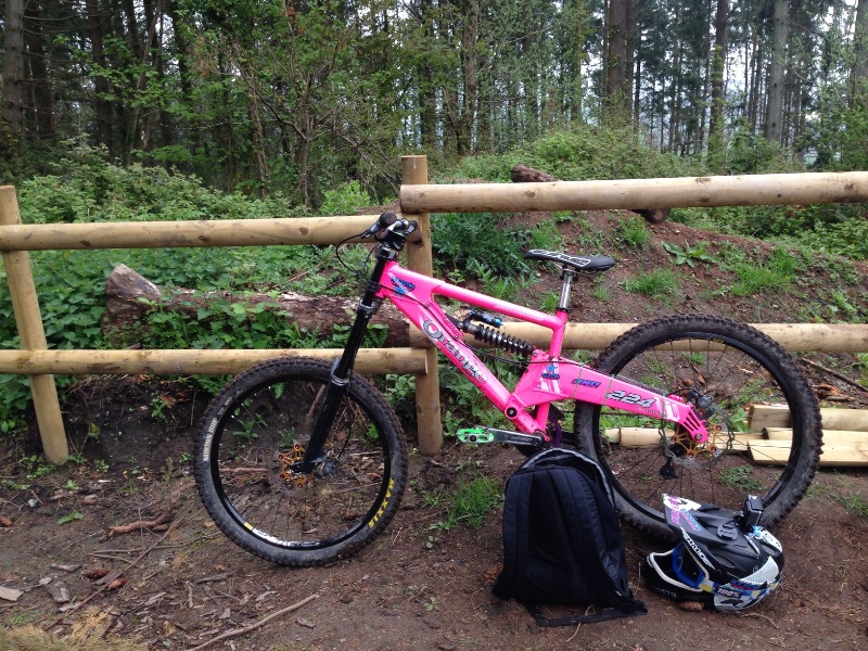 Orange - 2011 224 Evolution 