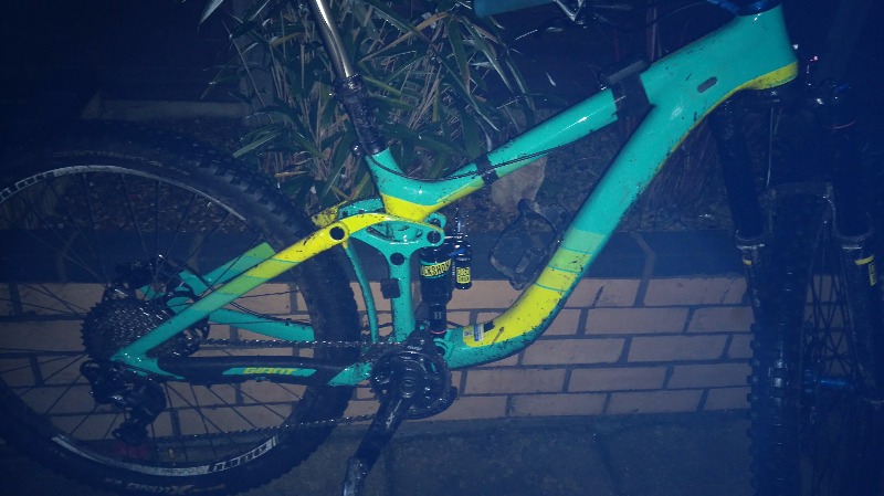 Giant  - 27.5 Reign advanced 1 2016