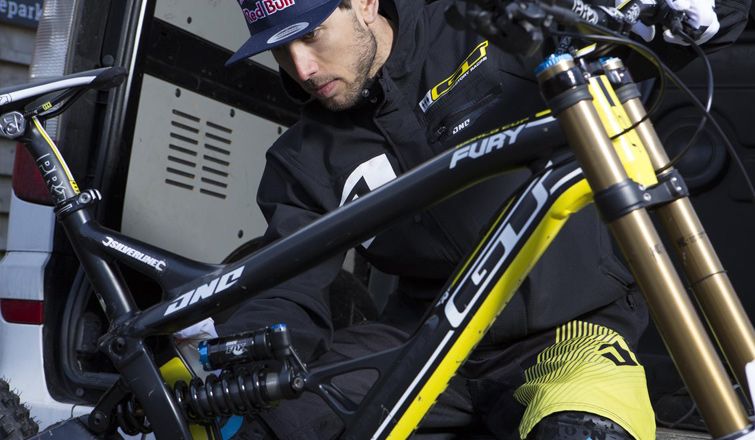 Pro tip: How to straighten a bent disc brake rotor