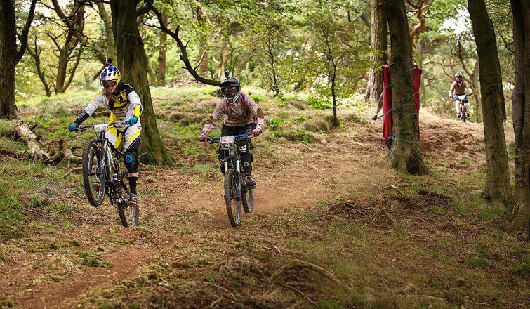 Rachel Atherton's GoPro: Taking on the hounds!