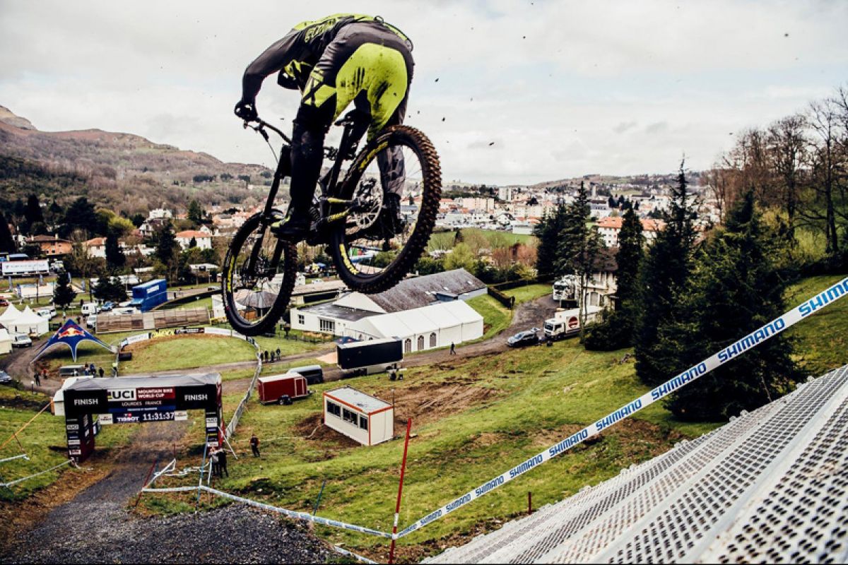 Watch Claudio on his mission to tame Lourdes