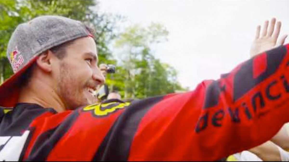 Video: A Tribute to Stevie Smith