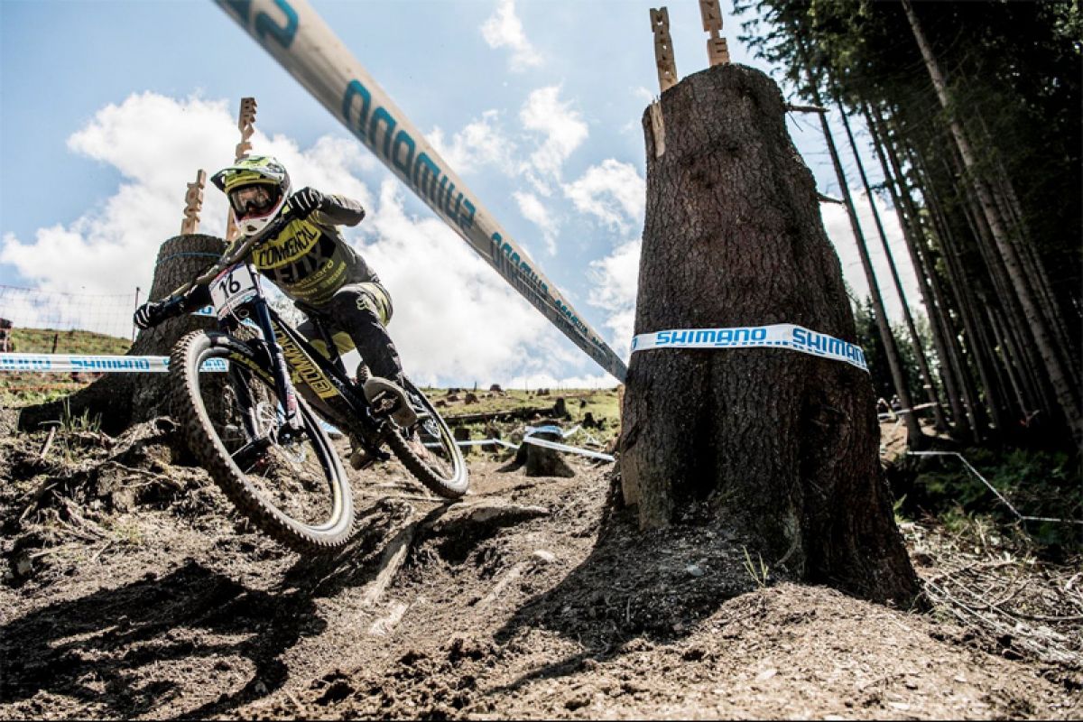 Watch the riders get rowdy at Leogang practice