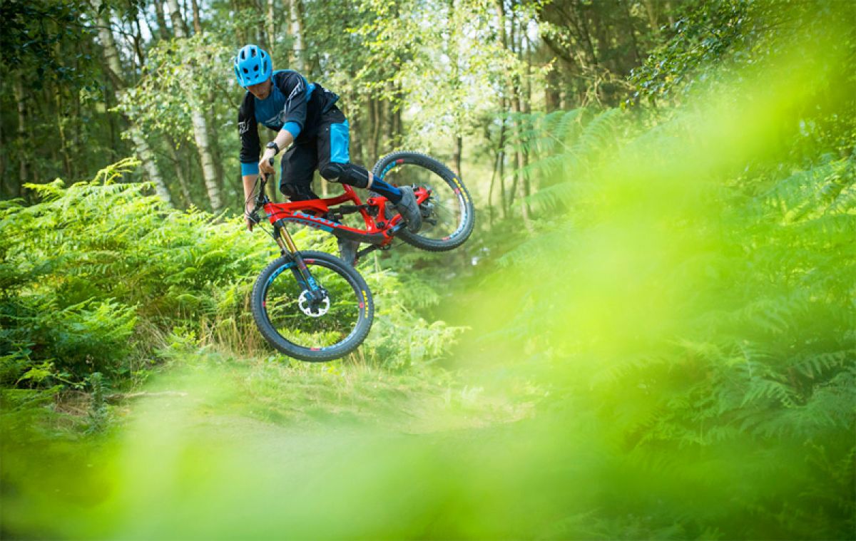 Pivot Launches All-New 170mm-Travel Firebird