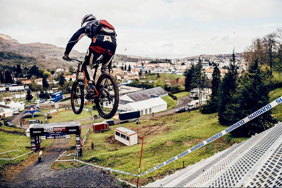 Join Claudio Caluori for the Lourdes DH track preview