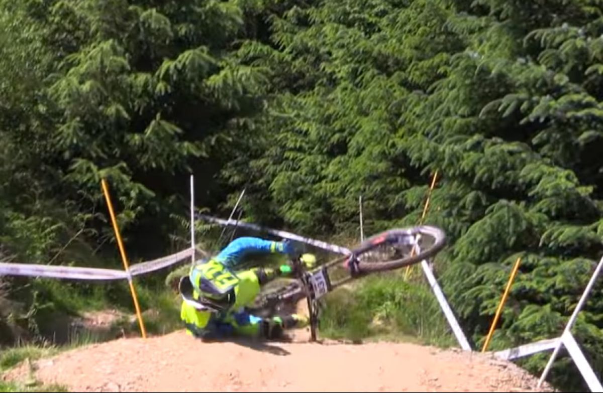 TRACKSIDE: 2017 British Downhill Series, Rhyd y Felin