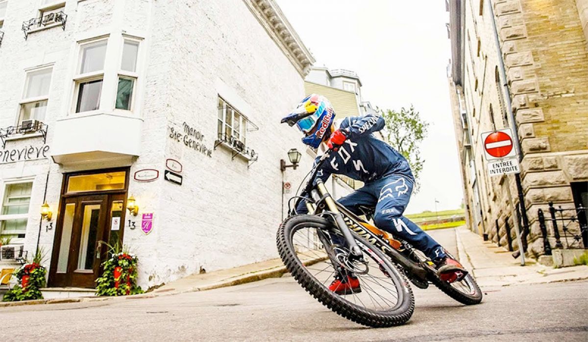 Purest Line: Finn Iles Riding DH Through Quebec City
