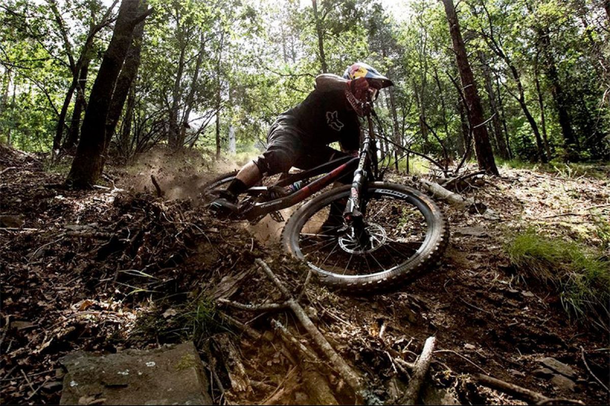 Lacondeguy and Pardal Smashing The Lousa Bike Park