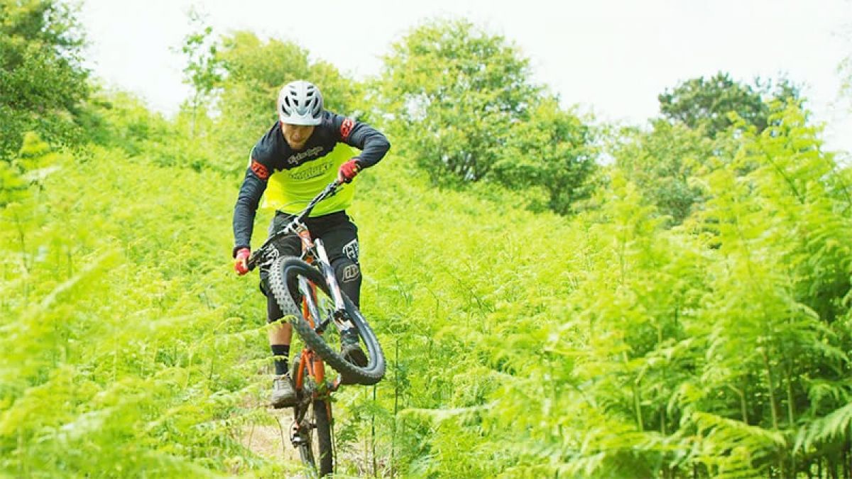 Sound of Speed: Hustling Through Surrey Hills with Olly Wilkins