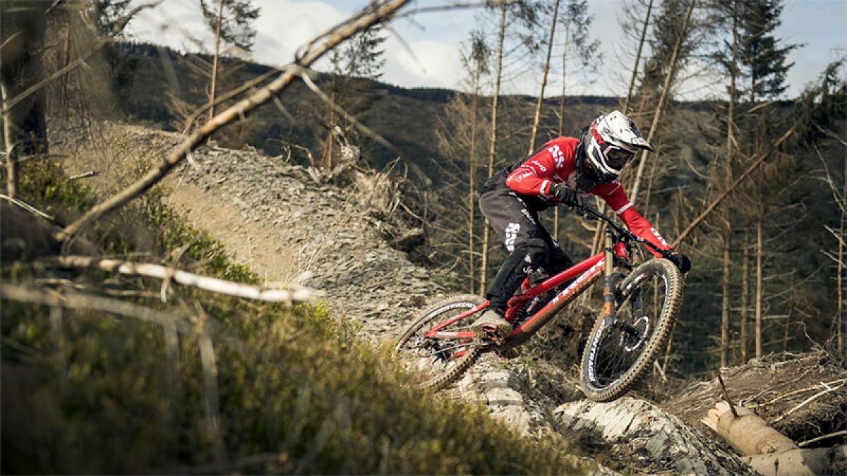 Watch Dan Atherton ride his own trails at Dyfi Bike Park