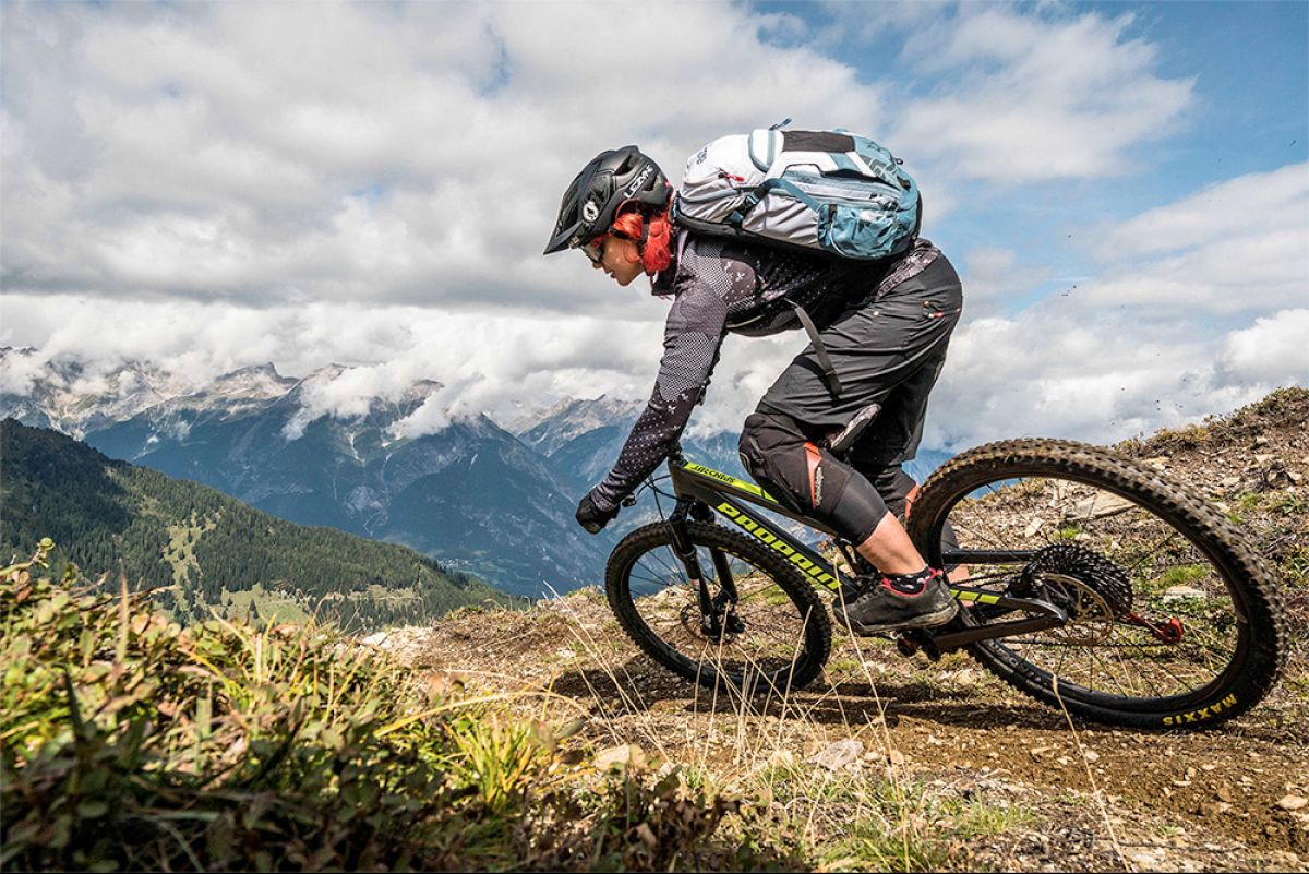 Girls Shred - Hit the Trails with Angie Hohenwarter