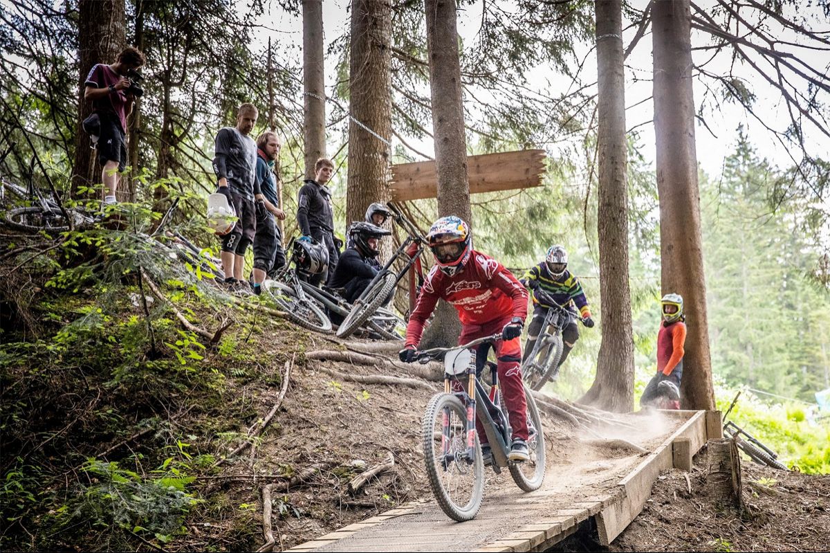 Video: Aaron Gwin Coaches 10 Weekend Warriors