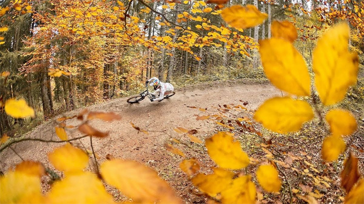 WATCH: Myriam Nicole - Autumnal colours in Morzine