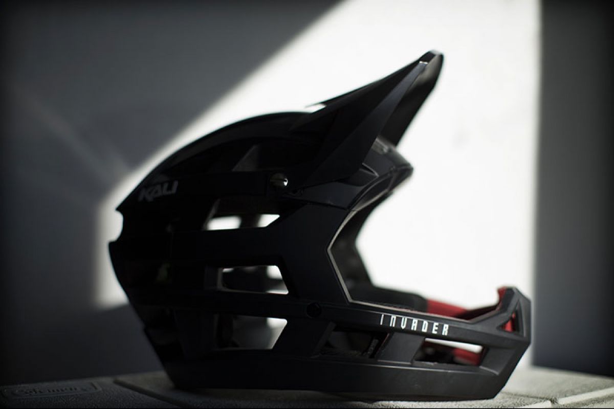 Kali unveils all new Invader, a full-face, lightweight trail helmet