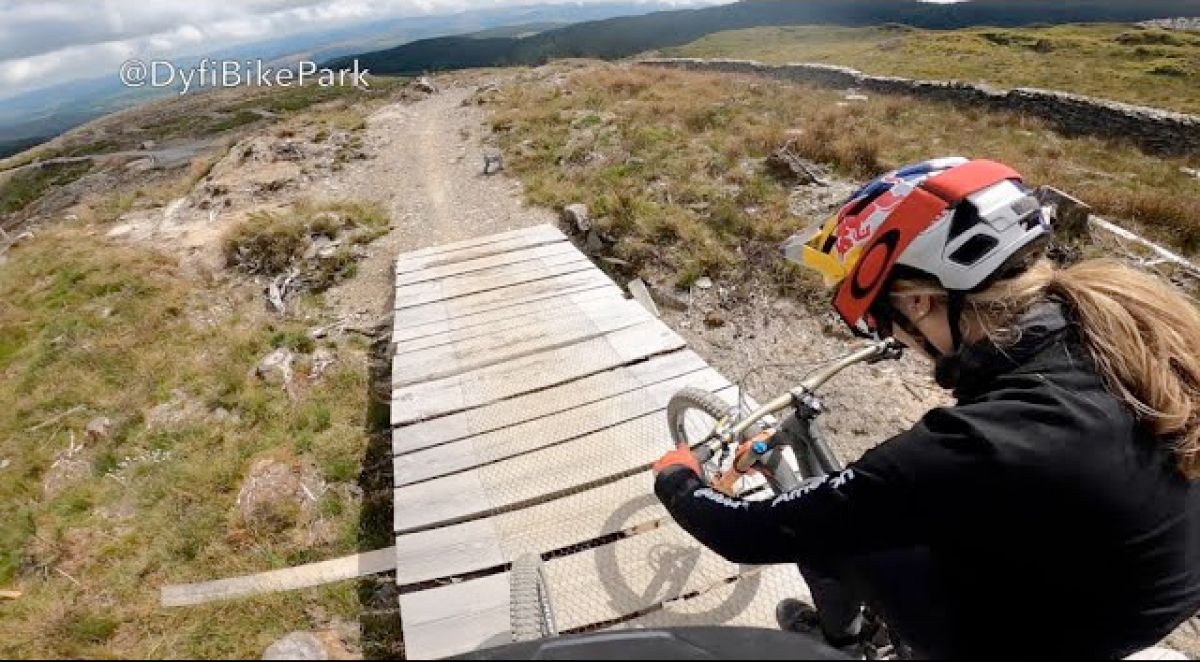Rachel Atherton - EP3 - Tyre Swapping Tips and Shred Session