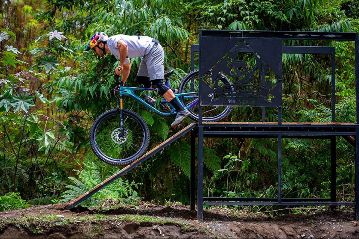 Watch: Digging For Gold - Marcelo Gutiérrez