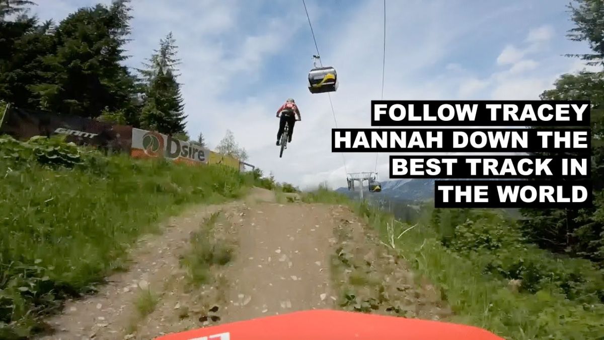 Best Track In The World! Kye A'Hern Follows Tracey Hannah Down Schladming.