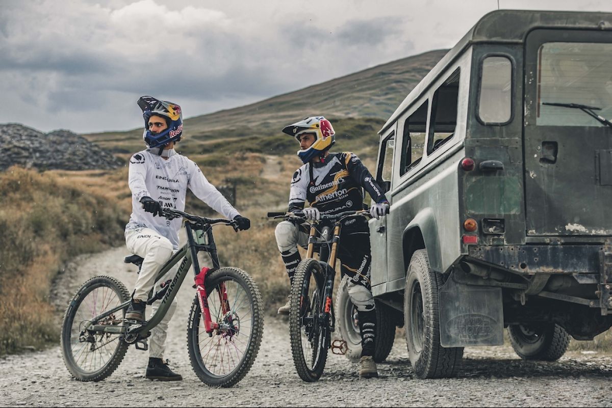 Endura: Custom Lines x Custom Kit