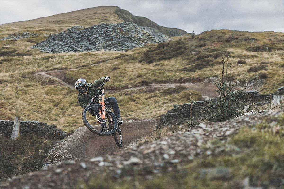 Dan Atherton & The Dyfi Dig Crew Shred Brand New Track!