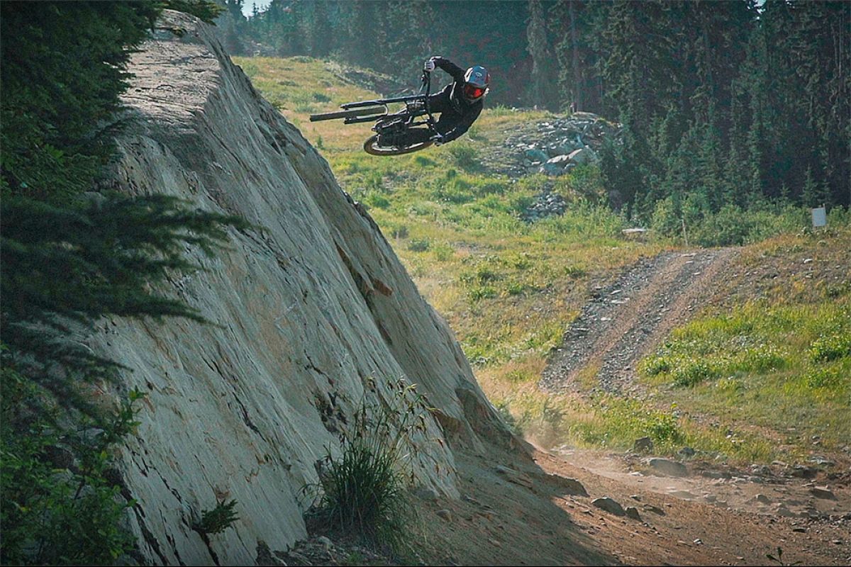 Watch: Le Voyageur feat. William Robert - Episode 4: Whistler