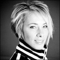 Caroline Buchanan signs with Commencal!