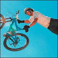 Berrecloth Signs with SRAM!