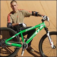 Scott signs Lance McDermott