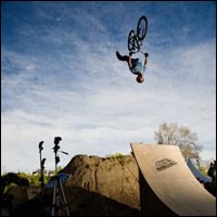 Sam Pilgrim wins Vienna Air King 2008, Benny Korthaus pulls 360-Double Tailwhip - Second Image