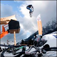 Nissan White Style presented by Kona